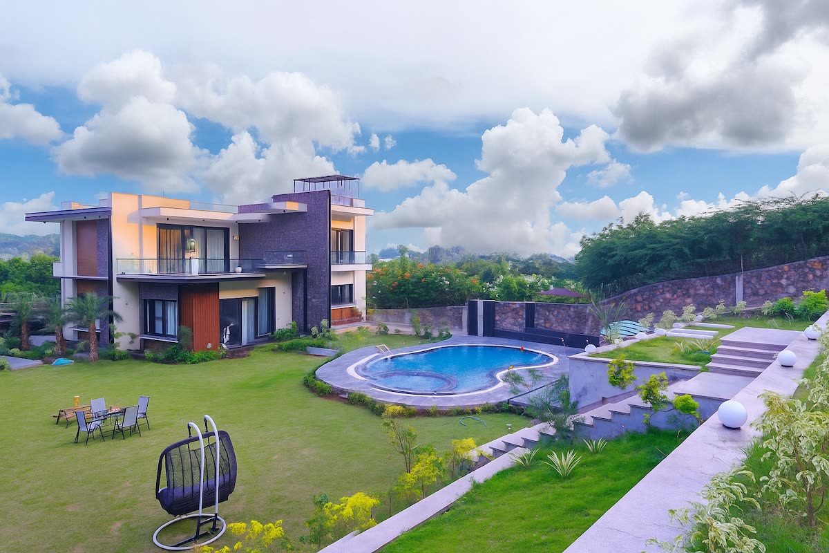 Sidneyland Hill Retreat exterior